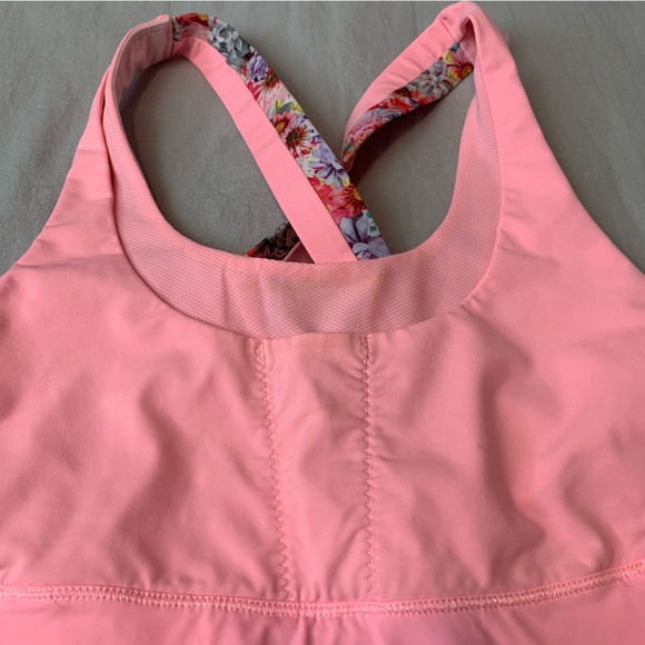 Lululemon bright pink and flowers tank size 8 - Picture 8 of 8